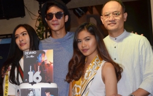 Rilis Single 'Ini Aku' di Hari Ultah, Intip 6 Momen Dukungan Iis Dahlia untuk Devano Danendra