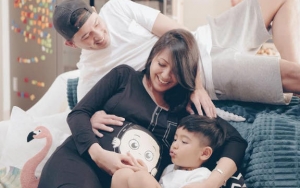 Sharena Melahirkan Anak Kedua, Ryan Delon Masih Sembunyikan Wajah Sang Buah Hati