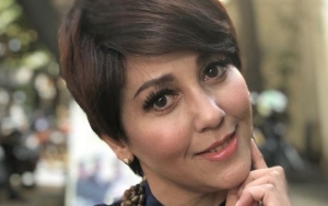 Usia 53 Tahun, Meriam Bellina Awet Muda dan Cantik Bagai Boneka Barbie di Foto Wisuda Putranya