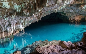 Goa Batu Cermin, Pulau Flores