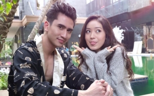 Konsep Pemotretan Tak Biasa, Natasha Wilona-Verrell Bramasta Tampil Bak Raja-Ratu