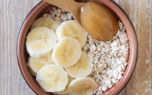 Masker Campuran Pisang dan Oatmeal