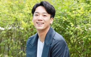 Pacaran 10 Tahun, Aktor 'Mr. Sunshine' Ini Resmi Nikahi Sang Kekasih