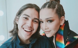 Maia Estianty Pamer Foto Bareng El Rumi, Netter: Kayak Kakak-Adik