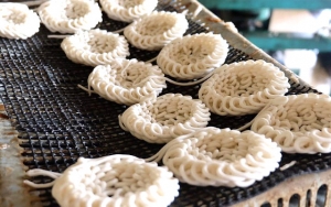 Kerupuk Termasuk Makanan yang Mengandung Kadar Air Rendah