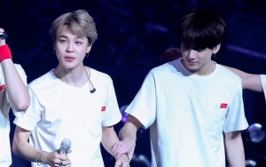 Jungkook - Jimin BTS Saling Ekspos Abs di Konser 'Love Yourself' Chicago