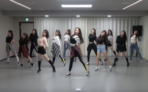 Kejutkan Fans, IZONE Grup Miyawaki Sakura cs Rilis Dance Practice Lagu 'Pick Me'