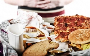 Gaya Hidup dan Diet yang Tidak Baik Memicu Kantong Mata