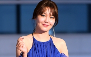 Tampil Anggun di Red Carpet BIFF, Sooyoung Dipuji Bak Miss Korea