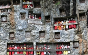 Pemakaman di Bukit Tana Toraja