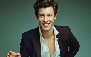 Tampil Gagah Pakai Tuksedo, Shawn Mendes Dibilang Mirip James Bond Hingga Mr. Grey
