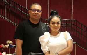 Jelang Pemilihan Legislatif, Krisdayanti Ajak Sang Suami Blusukan