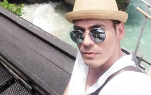 Liburan ke Yogyakarta, Atalarik Syah Dikerumuni Ibu-Ibu