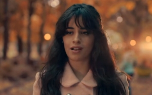Camila Cabello Kenang Mendiang Kekasih dalam MV 'Consequences'