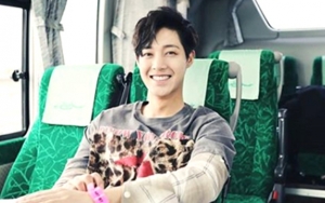 Kelihatan Lebih Muda di Foto Terbaru, Kim Hyun Joong Dibilang Punya Hidung Ular