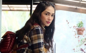 Ussy Sulistiawaty Dituduh Makan Pakai Tangan Kiri, Netter Ramai Beri Pembelaan