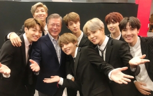 Presiden Moon Jae In Ingat 3 Member, Momen Jin-Jungkook Minta Tanda Tangan Bikin Ngakak