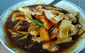 Rujak U-Groh Berbahan Kelapa Muda dari Aceh