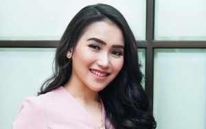Bercanda Hamil Duluan, Ayu Ting Ting Ogah Duduk Dekat Sandra Dewi dan Merasa Seperti Pembantu