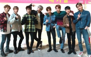 Laris Manis Berkat EXO, Penjual Majalah Big Issue Ucapkan Terima Kasih
