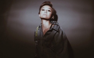 Pemotretan Untuk Majalah Amerika, Agnez Mo Tampil Kece Pakai Dress Ratusan Juta