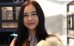 Bagikan Foto Pemotretan Bernuansa Hitam dan Gelap, Aura Kasih Disebut Seram Hingga Mengagetkan