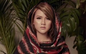 Evelin Nada Anjani Umbar Tato Tubuh di Pemotretan Ini, Netter Pro Kontra