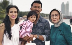 Atiqah Hasiholan Hadir di Polda Metro Jaya untuk Pemeriksaan Kasus Ratna, Dimana Rio Dewanto?