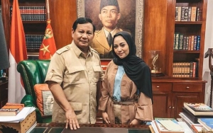 Rachel Vennya Klarifikasi Foto Berhijab Bareng Prabowo
