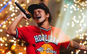 Viral, Bruno Mars Bagikan Video Mesra Bareng Superfans