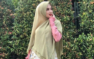 Mulan Jameela Kembali Tulis Kalimat Dakwah, Warganet Beri Sanjungan