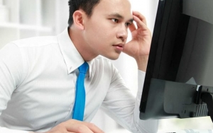 Terlalu Lama Melihat Layar Monitor, Baik Komputer, TV Maupun Ponsel