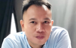 Jatuh Sakit dan Dirawat Inap, Vicky Prasetyo Dijenguk Model Seksi Ini