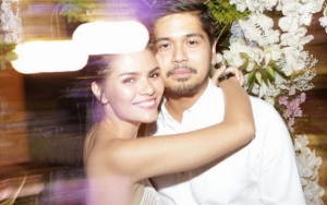 Perut Terlihat Jelas, Warganet Gemas Hingga Ngilu Lihat Maternity Shoot Istri Petra Sihombing
