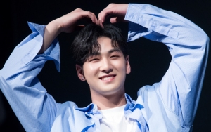 Bagai Air dan Minyak, Baekho NU'EST Pilih Member Ini Karena Susah Didekati 