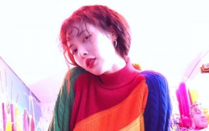 Dibuatkan Tas Rajut Oleh Sang Ibu, Hyuna Diejek Miskin