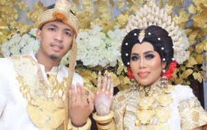 Bercanda Hingga Beri Ciuman Maut, Video Mesra Evi Masamba Bareng Suami Bikin Baper
