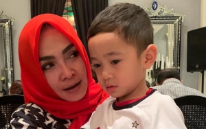 Rieta Amilia Unggah Foto Bareng Anak dan Cucu, Pose Putra Nagita Slavina Curi Perhatian