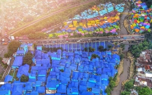 Kampung Jodipan dan Kampung Biru Arema Bak Sedang Berada di Santorini, Yunani