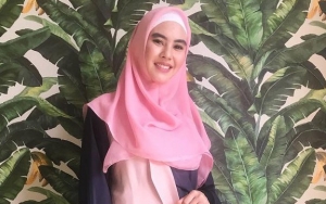 Cantik Pakai Gaun Putih Bak Pengantin, Kartika Putri Siapkan Baju Resepsi?