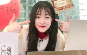 Pakai Pakaian Ketat, Sulli Pede Kembali Pamer Foto Tak Kenakan Bra