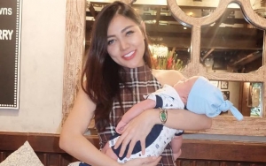 Cuek Dibully Sebagai Pelakor, Bella Shofie Akhirnya Pamer Foto Sosok Daniel Rigan Beri Susu Bayinya
