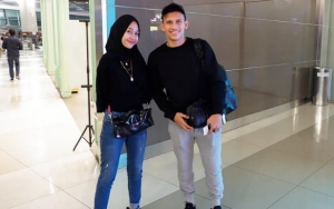 Mesra di Bandara dengan Egy Maulana, Putri Cantik Umi Pipik Pamer Foto 'Galau' Diceramahi Netter