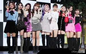 Ikut Persaingan Comeback November Lawan EXO cs, Begini Tanggapan Twice