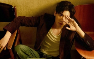 Sempat Membuat Khawatir Usai Dideportasi, Deretan Foto Bahagia Lee Jong Suk Tiba di Korea Bikin Lega