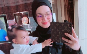 Foto Bareng, Netter Takjub Lihat Kemiripan Wajah Siti Nurhaliza dengan Putrinya
