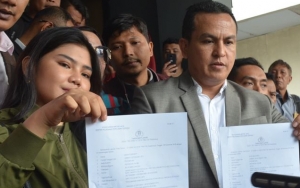 Datangi Polda Bikin 2 Laporan, Rosa Meldianti Ancam Dewi Persik 6 Tahun Penjara