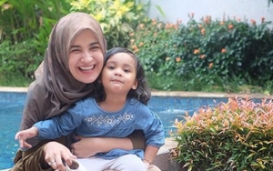 Begini Cara Shireen Sungkar Hadapi Putrinya Yang Suka Nangis, Bikin Kagum
