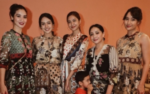 Ada Paula Verhoeven,  Intip 6 Potret Sederet Pesohor Ramaikan Pagelaran Busana Bazaar Indonesia