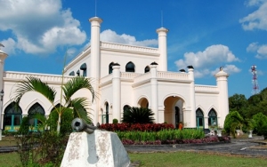 Istana Siak Sri Inderapura di Riau dengan Arsitektur Khas Melayu dan Eropa